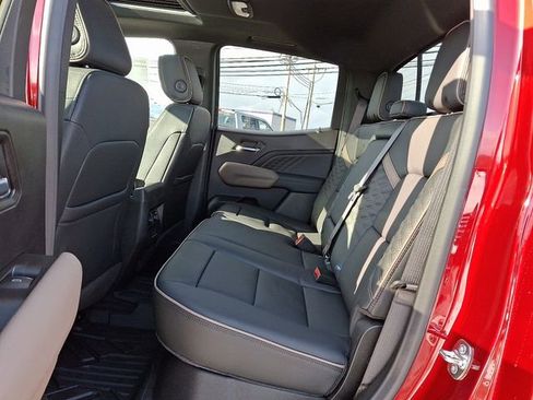 New 2026 GMC Canyon Denali image 11