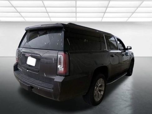 Used 2018 GMC Yukon XL SLE w/ SLE Value Package image 2