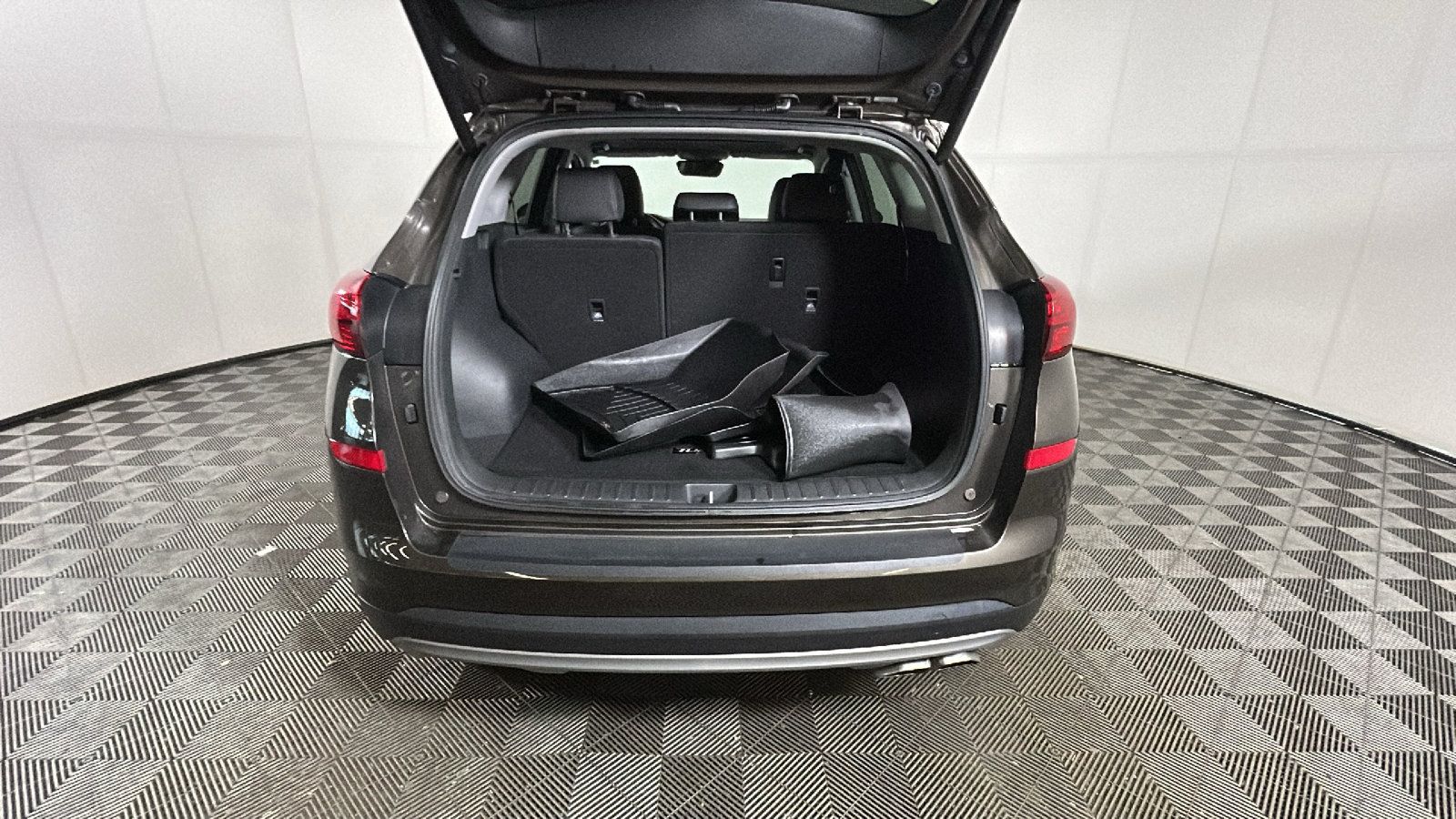 Used 2020 Hyundai Tucson Ultimate w/ Cargo Package AWD/4WD image 32