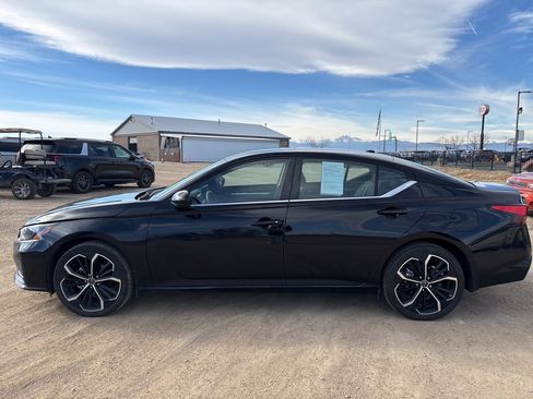 Used 2024 Nissan Altima 2.5 SR w/ SR Premium Package image 2