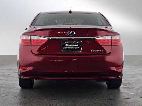 Used 2014 Lexus ES 300h w/ Luxury Package w/Bamboo Trim image 4