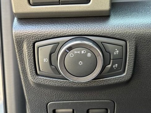 Used 2018 Ford Expedition XLT w/ Equipment Group 202A image 12