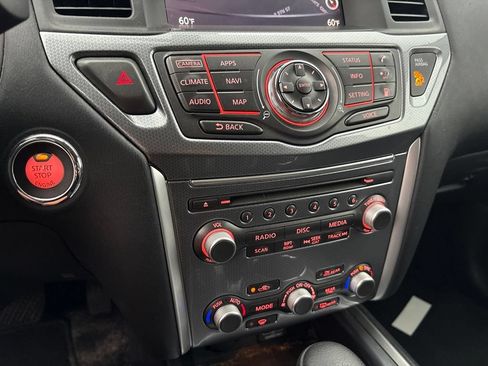 Used 2019 Nissan Pathfinder SL AWD/4WD image 26