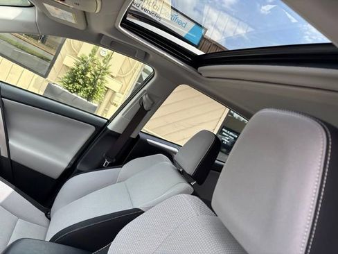 Used 2017 Toyota RAV4 XLE w/ All Weather Liner Package AWD/4WD image 4