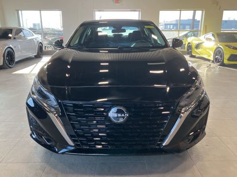 Used 2023 Nissan Altima 2.5 SV image 2