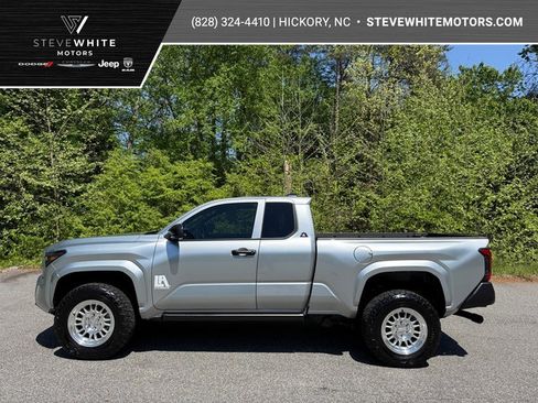 Used 2024 Toyota Tacoma SR image 1