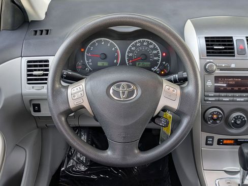 Used 2011 Toyota Corolla LE FWD image 13