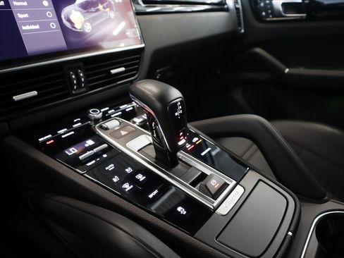 Certified 2023 Porsche Cayenne Platinum Edition AWD/4WD image 18