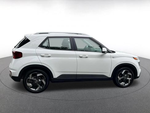 Used 2026 Hyundai Venue SEL FWD image 18