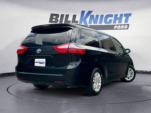 Used 2015 Toyota Sienna XLE FWD image 5