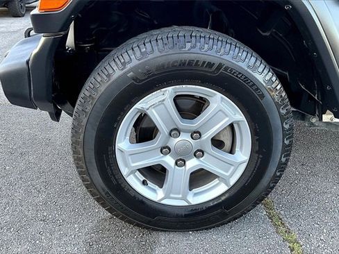 Used 2021 Jeep Wrangler Unlimited Sport image 28