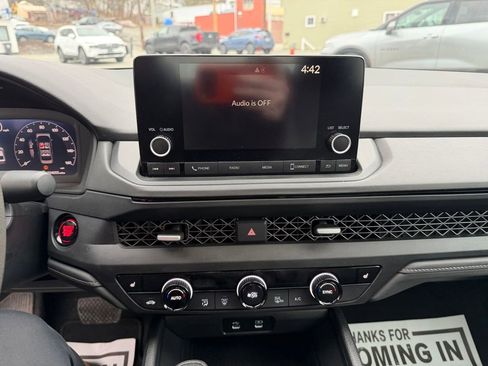 Used 2023 Honda Accord EX image 17