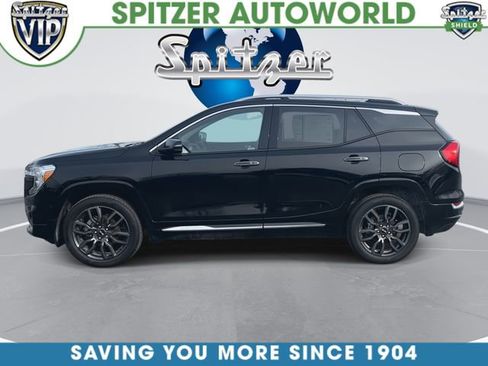 Used 2024 GMC Terrain Denali w/ Black Diamond Edition image 6