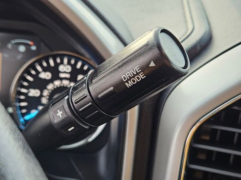 Used 2020 Ford F150 Lariat w/ Equipment Group 501A Mid image 27