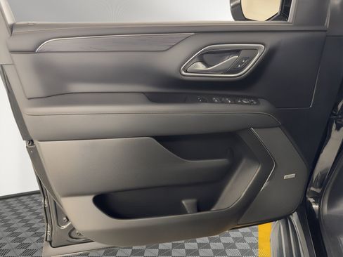 Used 2023 GMC Yukon SLT image 14