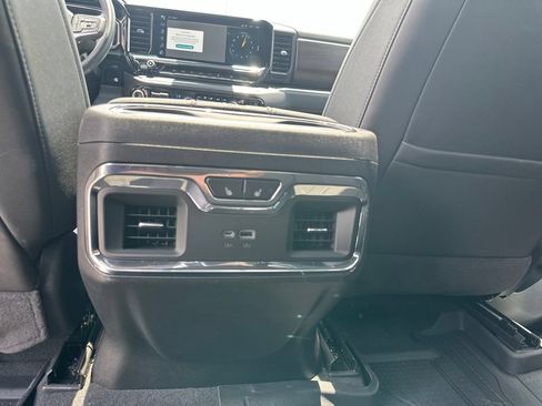 Used 2024 Chevrolet Silverado 1500 High Country w/ High Country Premium Package AWD/4WD image 25