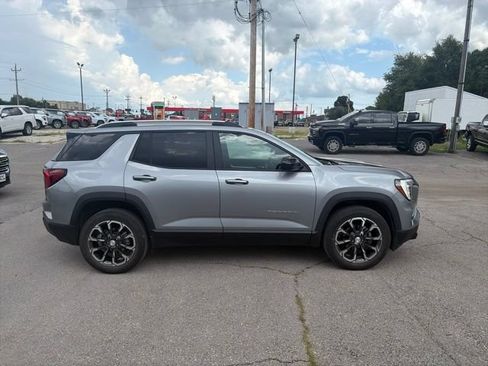 Used 2025 GMC Terrain Elevation w/ Elevation Premium Package AWD/4WD image 7