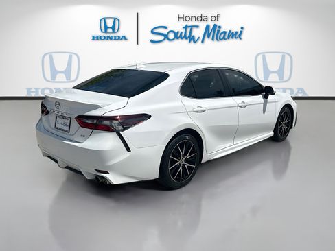 Used 2021 Toyota Camry SE FWD image 7