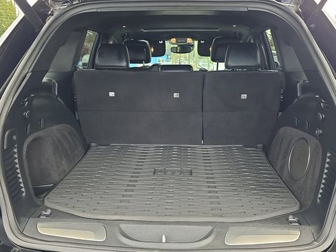 Used 2018 Jeep Grand Cherokee Limited AWD/4WD image 9