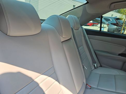 Used 2017 Toyota Camry XLE FWD image 13