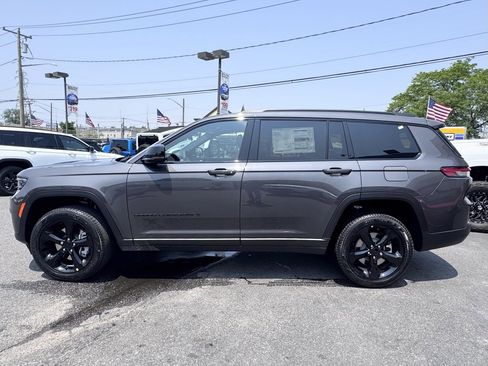 New 2025 Jeep Grand Cherokee L Limited w/ Black Appearance Package image 4