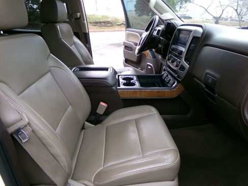 Used 2015 GMC Sierra 2500 SLT w/ Duramax Plus Package image 17