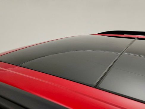 Used 2020 Ford Explorer XLT w/ Equipment Group 202A image 10