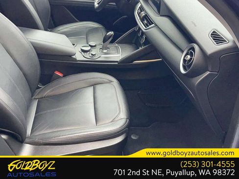 Used 2018 Alfa Romeo Stelvio AWD image 26