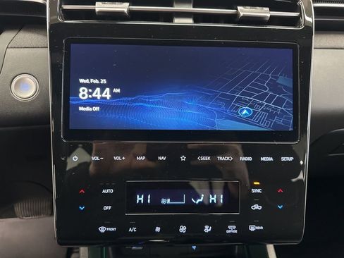 Used 2024 Hyundai Santa Cruz Limited image 16