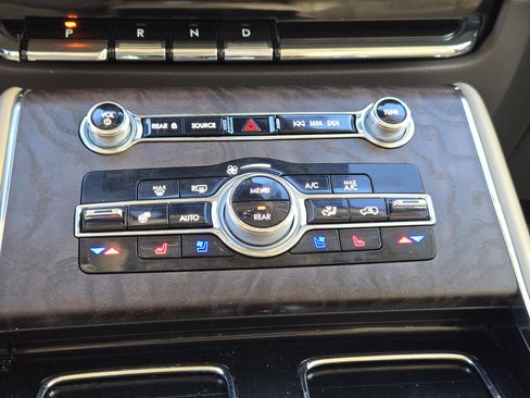 Used 2022 Lincoln Aviator Grand Touring w/ Equipment Group 301A image 22