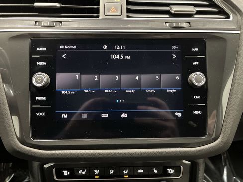 Used 2020 Volkswagen Tiguan SEL image 20