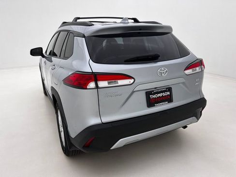 Used 2023 Toyota Corolla Cross LE w/ Moonroof Package AWD/4WD image 8