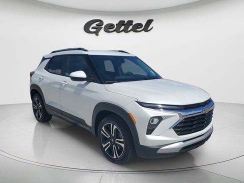 Used 2024 Chevrolet TrailBlazer LT w/ LT Cold Weather Package FWD image 3