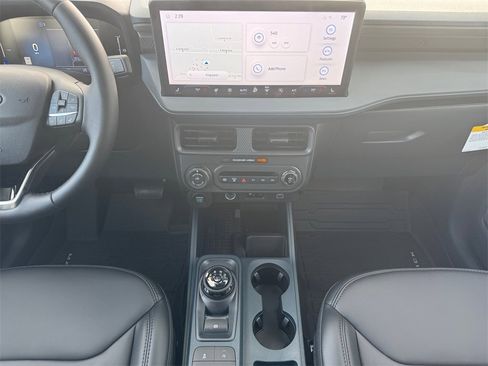 New 2025 Ford Maverick Lariat w/ Black Appearance Package image 11