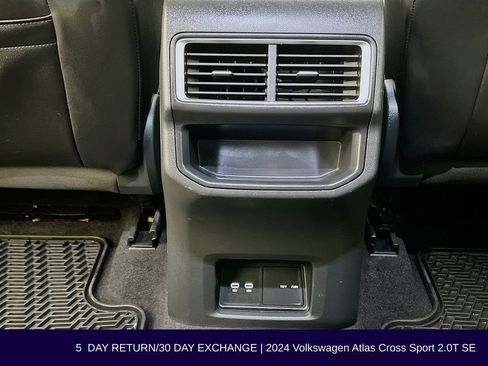 Used 2024 Volkswagen Atlas Cross Sport SE image 28