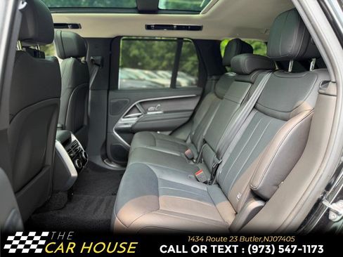 Used 2025 Land Rover Range Rover SE AWD/4WD image 19