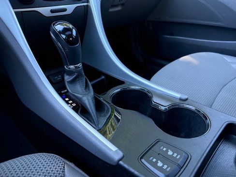 Used 2013 Hyundai Sonata SE w/ Navigation & Sunroof Pkg FWD image 24
