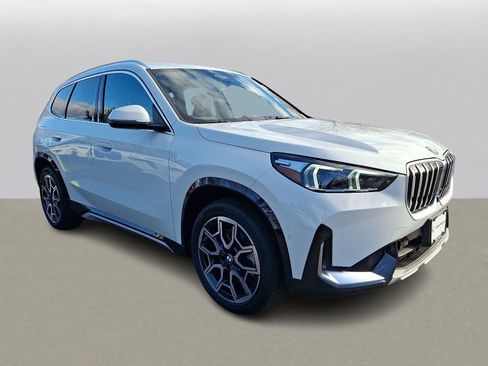 Used 2025 BMW X1 xDrive28i w/ Technology Package AWD/4WD image 3