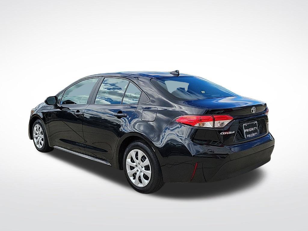 Used 2024 Toyota Corolla LE FWD image 3