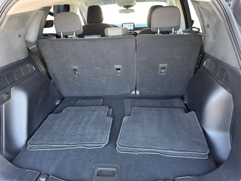 Used 2022 Ford Escape SE w/ Convenience Package FWD image 12