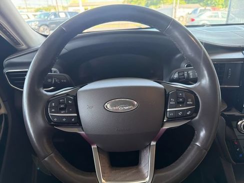 Used 2022 Ford Explorer Platinum w/ Equipment Group 601A AWD/4WD image 19