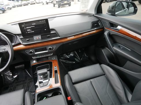 Used 2023 Audi Q5 e Premium w/ Convenience Package AWD/4WD image 11
