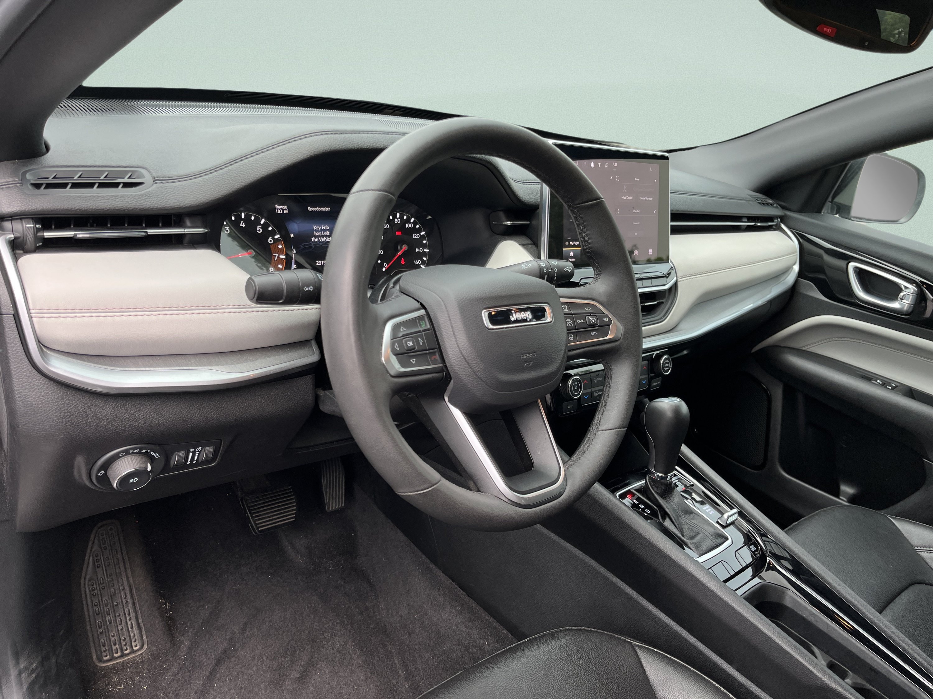 Used 2025 Jeep Compass Limited AWD/4WD image 17