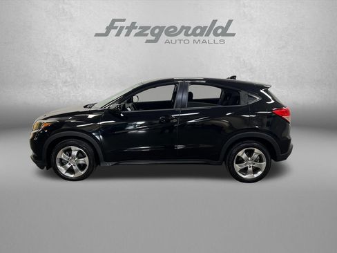 Used 2018 Honda HR-V LX image 2