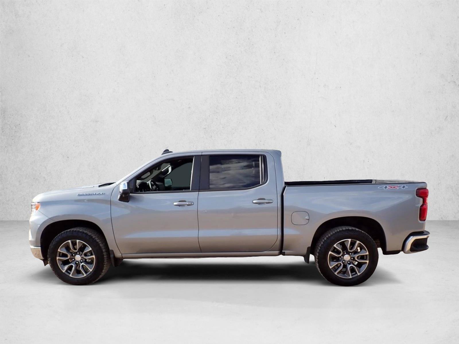 Used 2024 Chevrolet Silverado 1500 LT AWD/4WD image 2