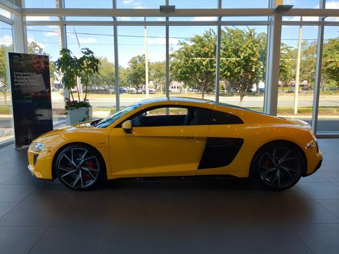 Certified 2023 Audi R8 V10 performance image 7