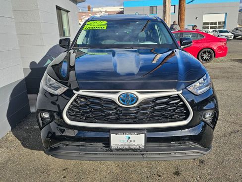 Used 2021 Toyota Highlander XLE image 7