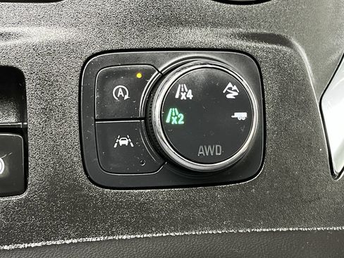 Certified 2023 Chevrolet Traverse LT w/ LT Premium Package AWD/4WD image 18