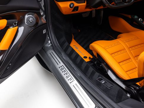 Certified 2022 Ferrari F8 Tributo RWD image 71