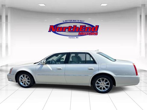 Used 2011 Cadillac DTS Luxury FWD image 6